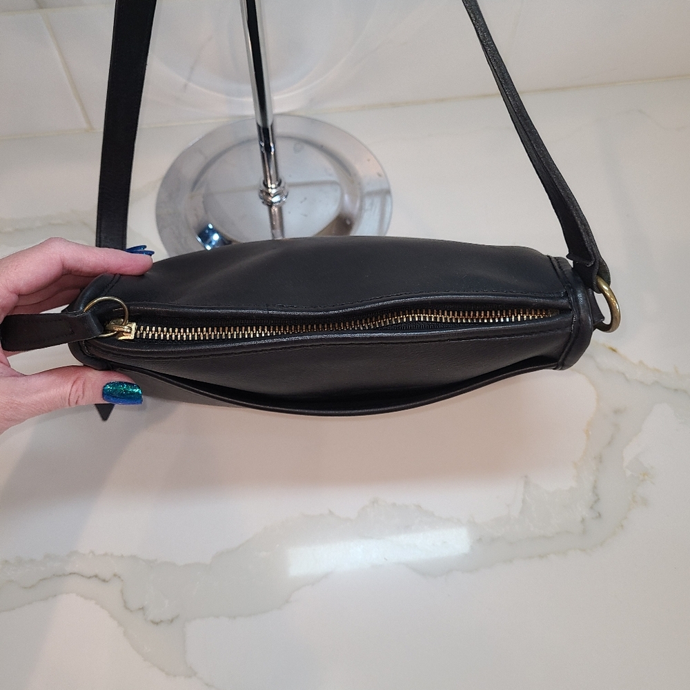 Coach Vintage 1988-93 Austin Black Leather Shoulder Bag 9909 - Picture 4 of 15